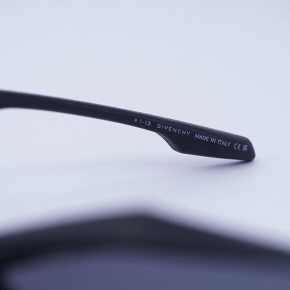 Givenchy GV40049I 02A Sunglasses Matte Black Geometric Frame, Smoke Lenses - Picture 5 of 9